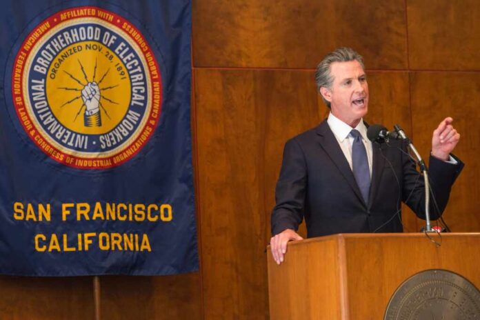 San,Francisco,,Usa.,Sept.,14,,2021.,California,Governor,Gavin,Newsom, Man in suit giving a speech at a podium